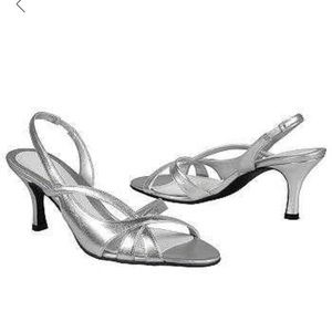 Naturalizer dress shoe silver